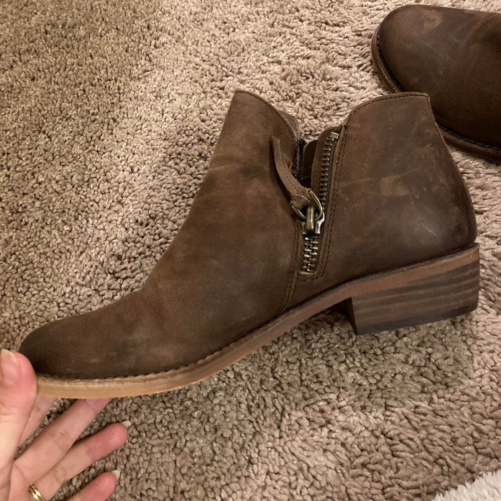 Gianni Bini Brown Leather Zipper Booties
